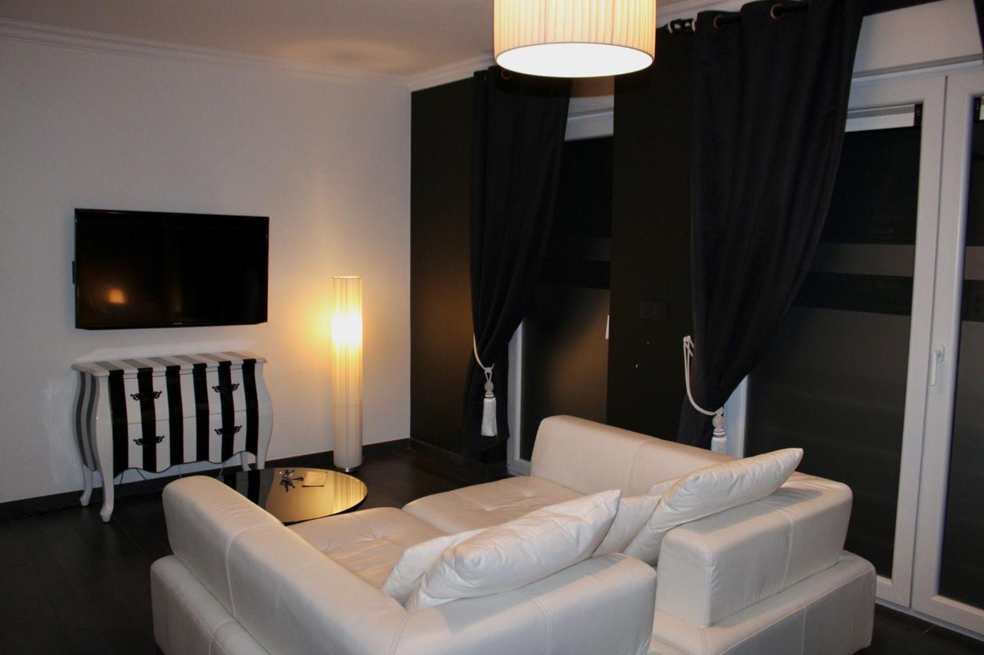 V E R O N E - & - - Rocourt 3*
