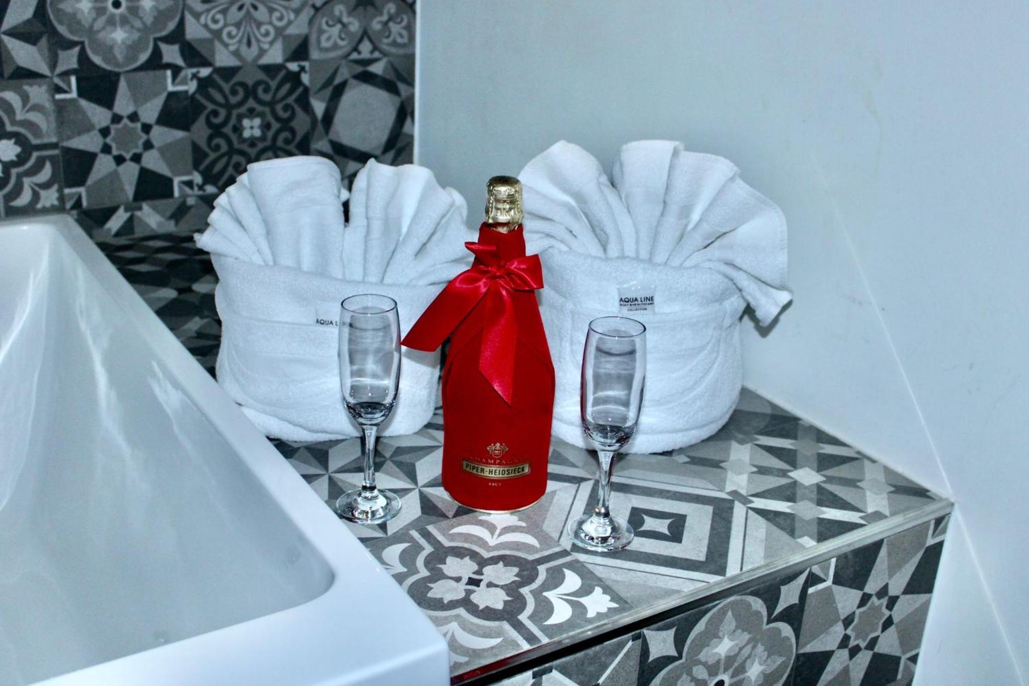 V E R O N E - & - - Rocourt 3*