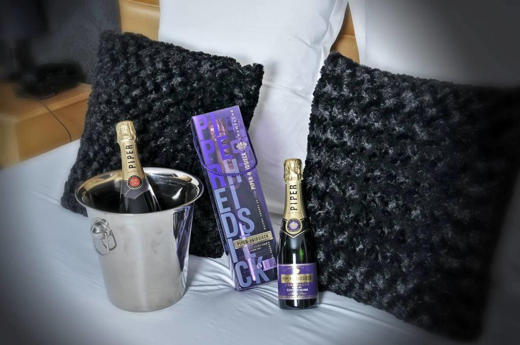 Hotel V E R O N E - & - - Rocourt 3*